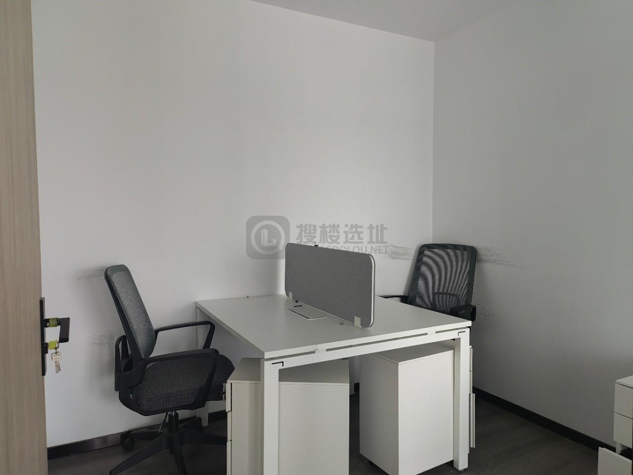 东鼎大厦面积183平