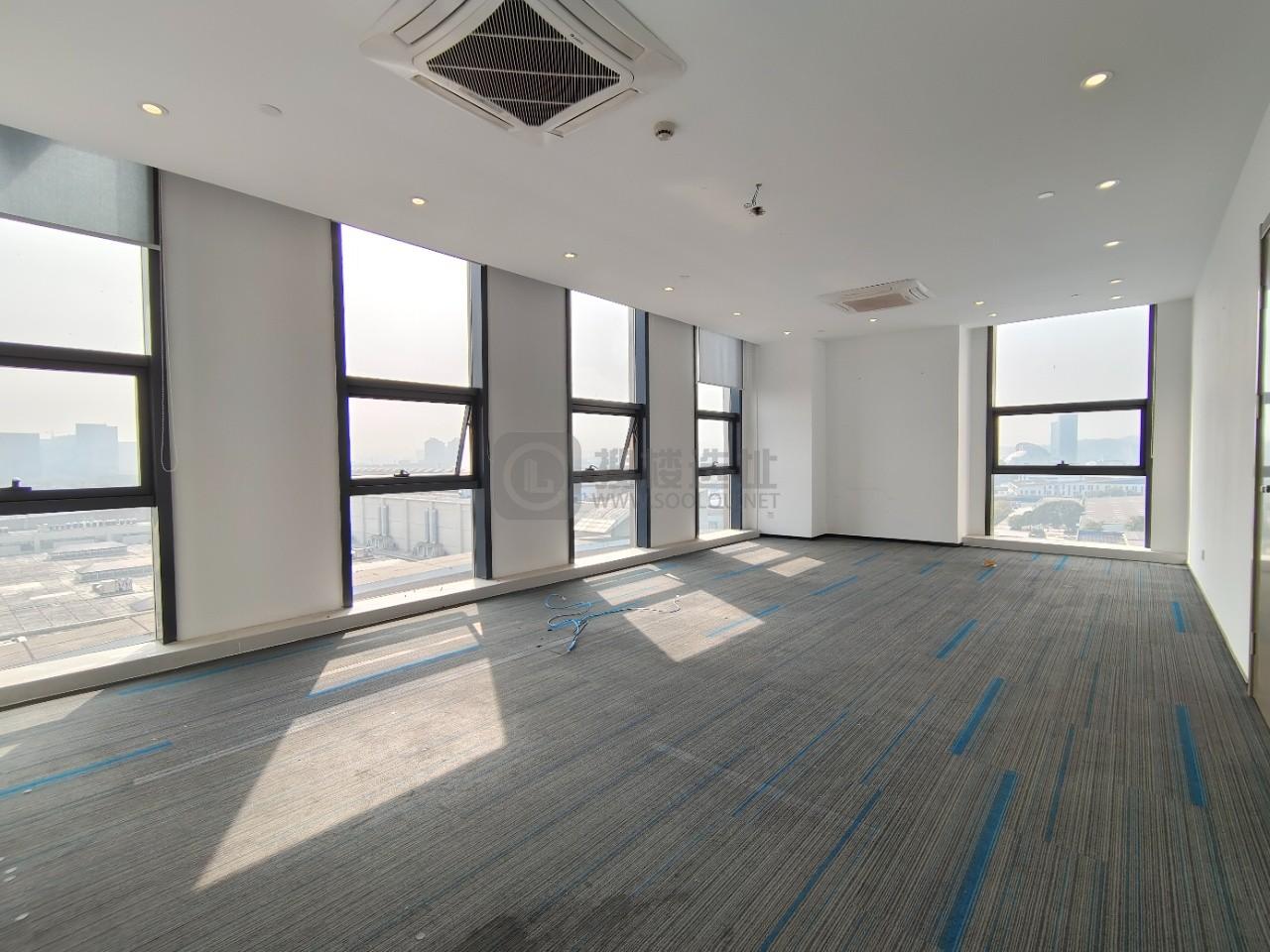  银城INC面积325平