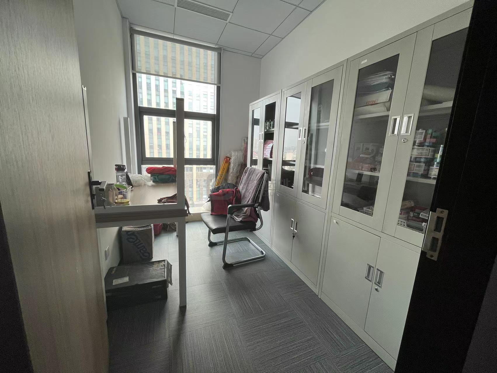  银城INC面积880平