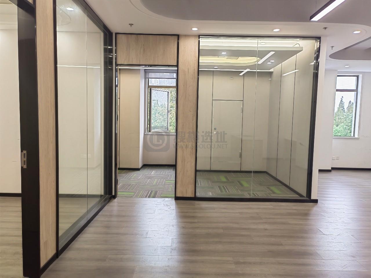 东鼎大厦面积168平