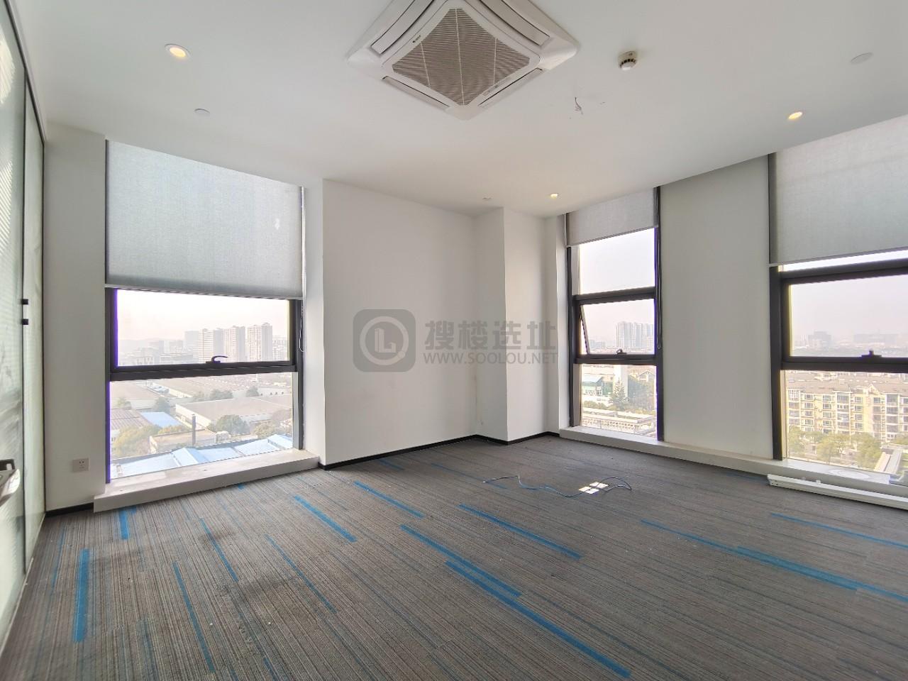  银城INC面积325平