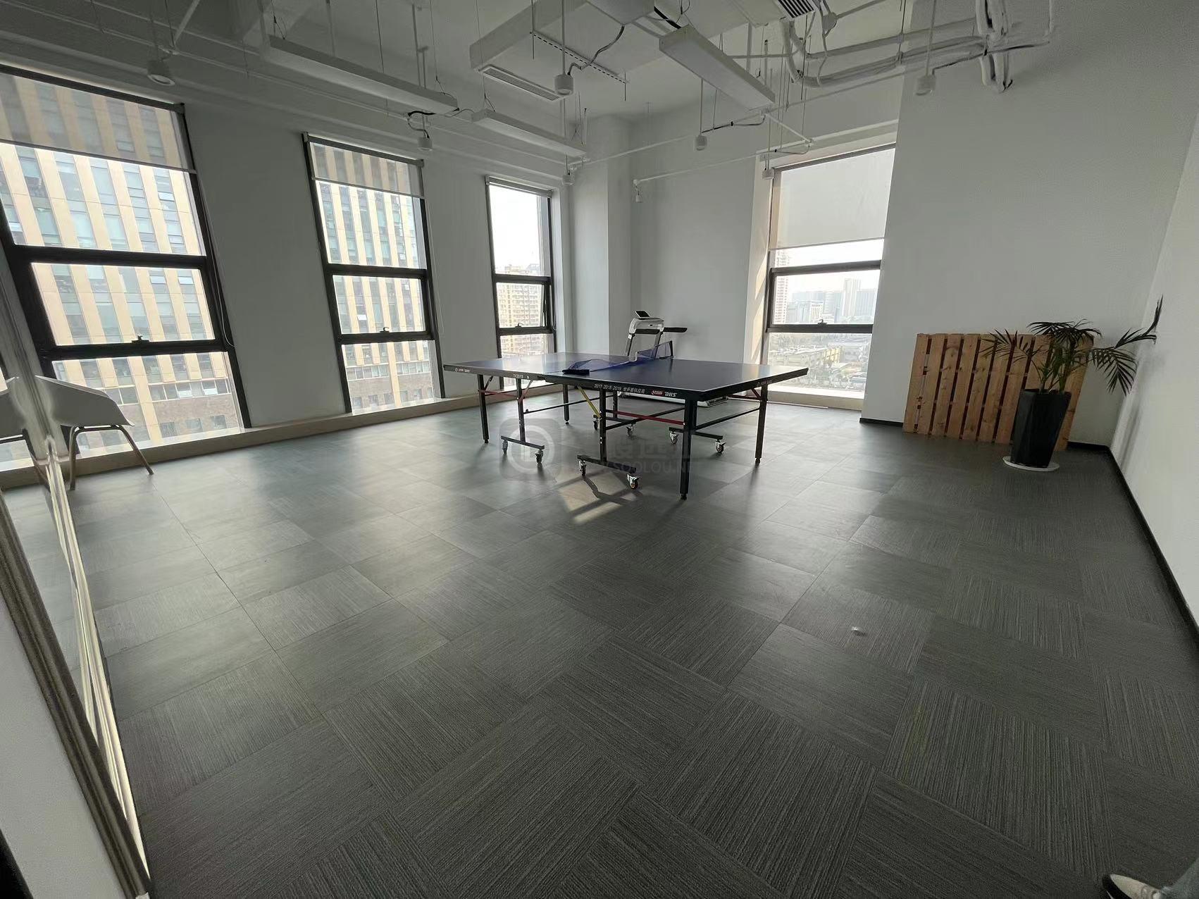  银城INC面积880平