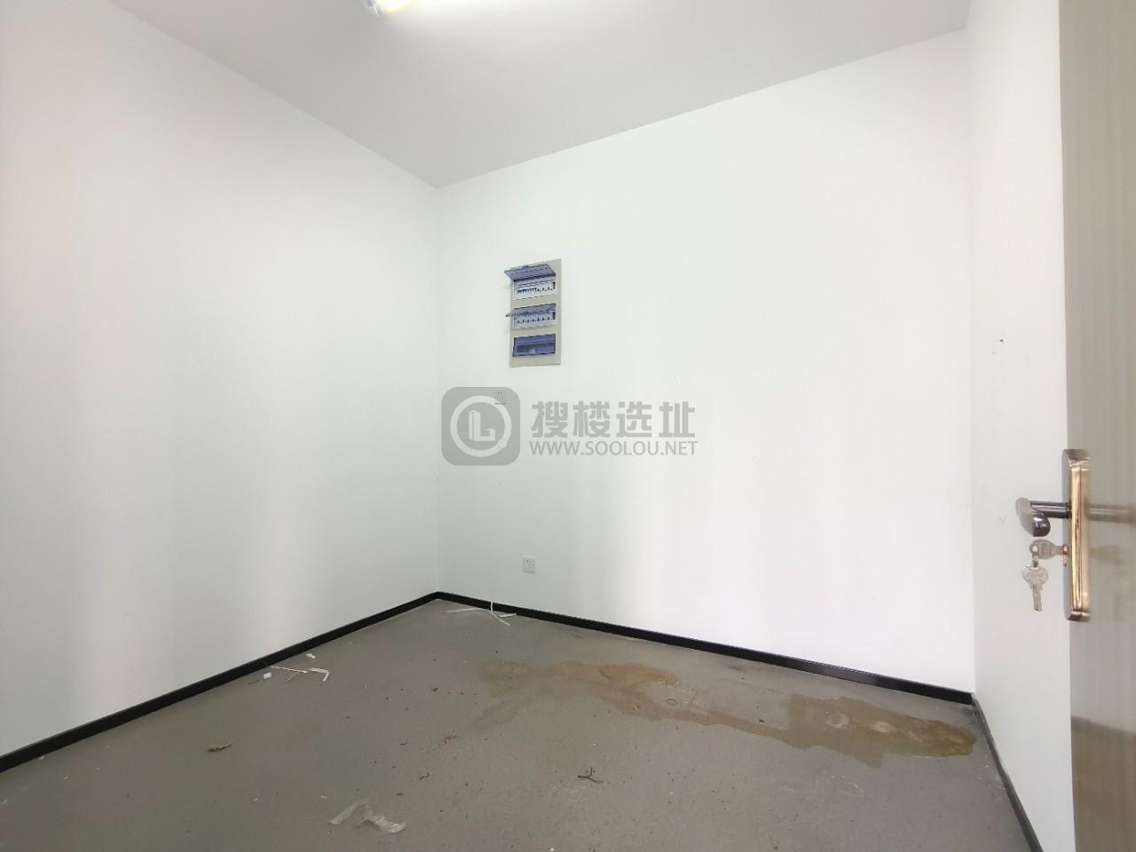  银城INC面积325平