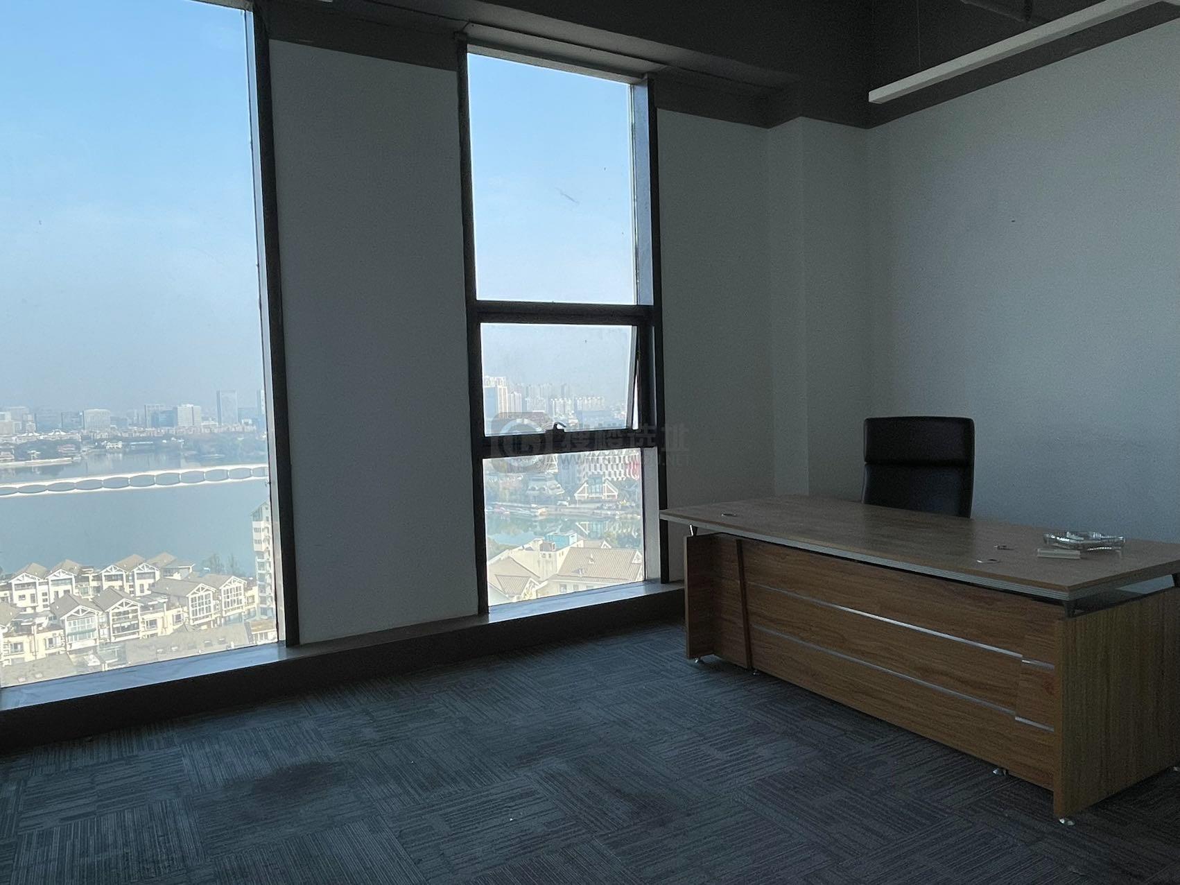  银城INC面积256平