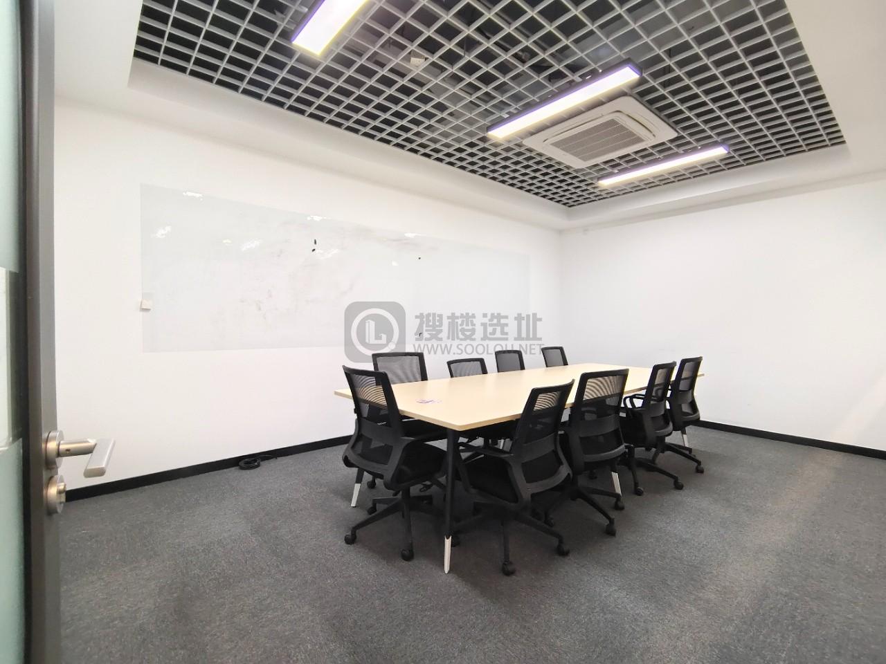  银城INC面积853平