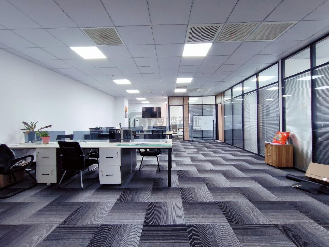  新城总部大厦面积243平