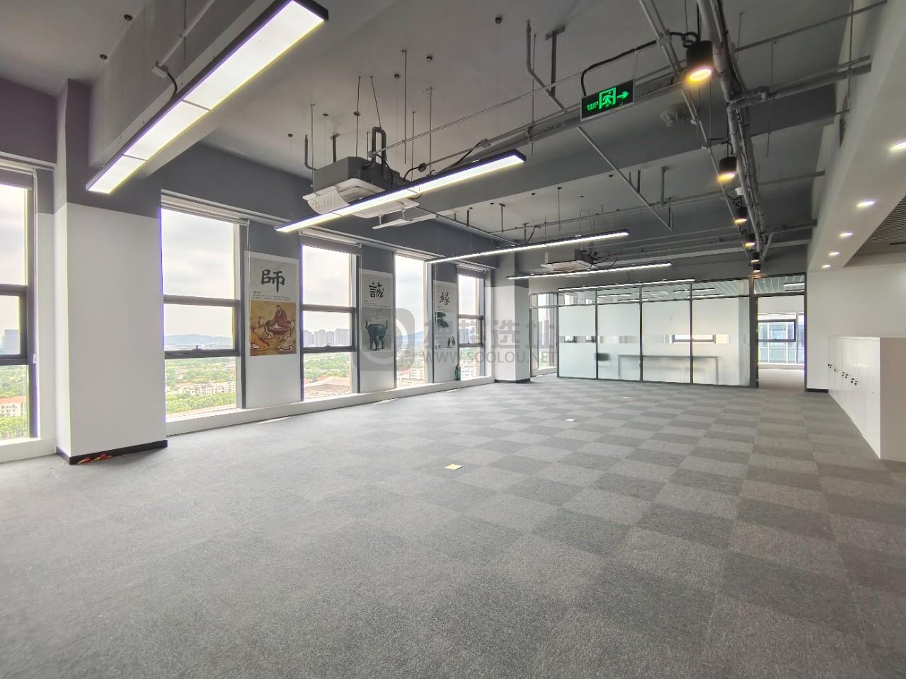  银城INC面积853平