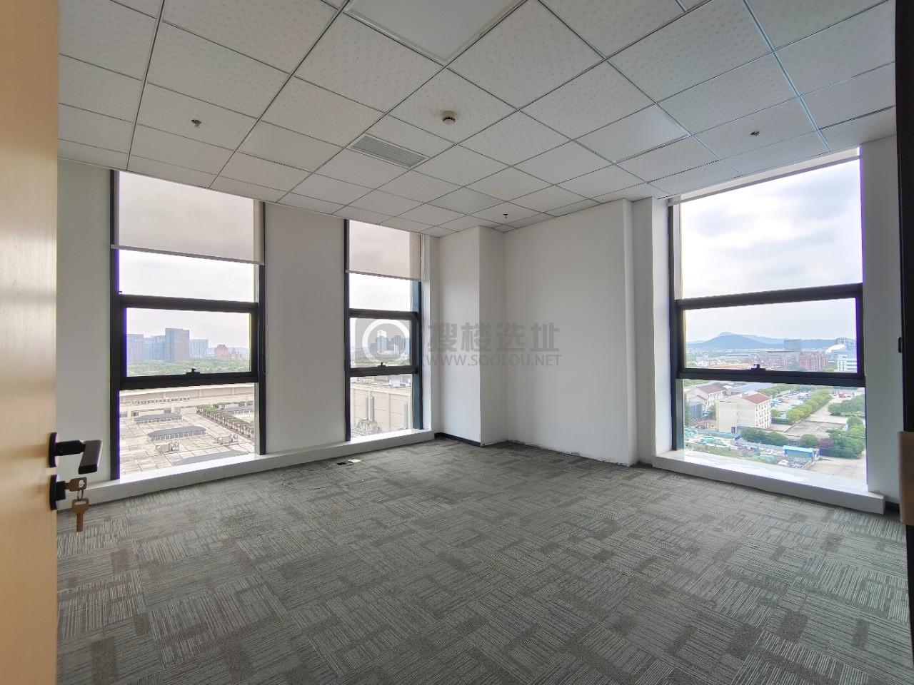  银城INC面积879平