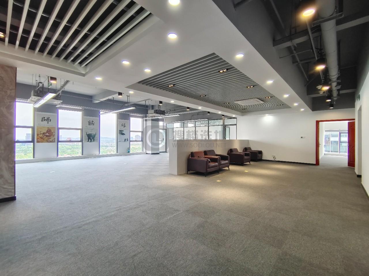  银城INC面积853平