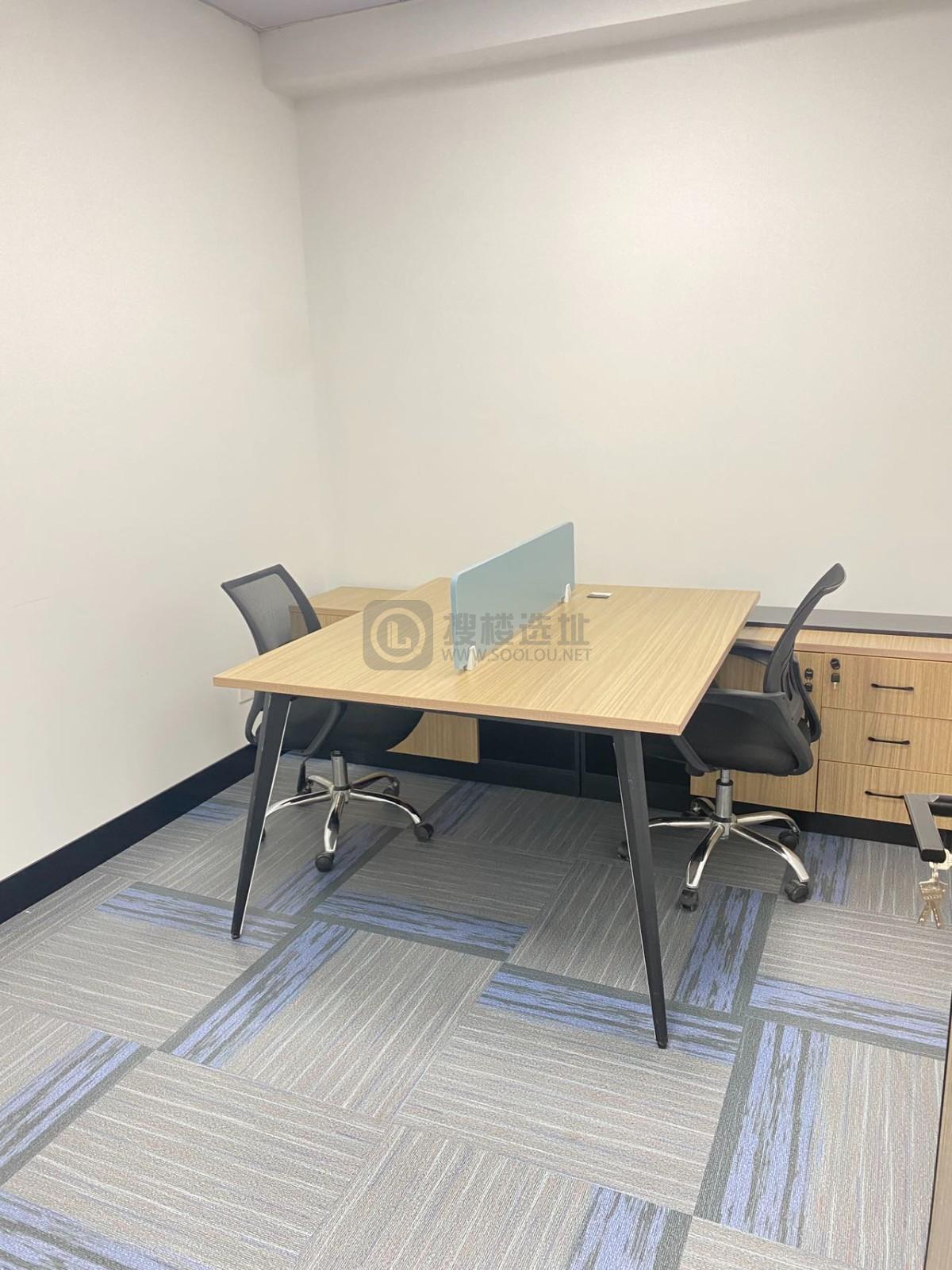 新世界中心面积110平