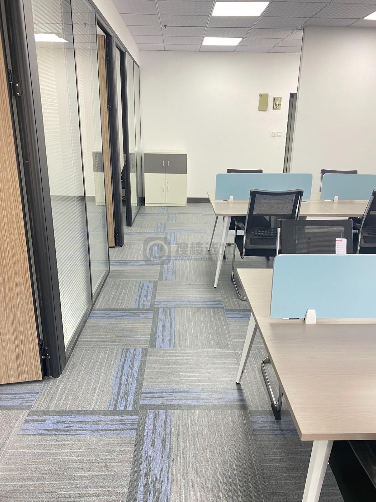 新世界中心面积110平