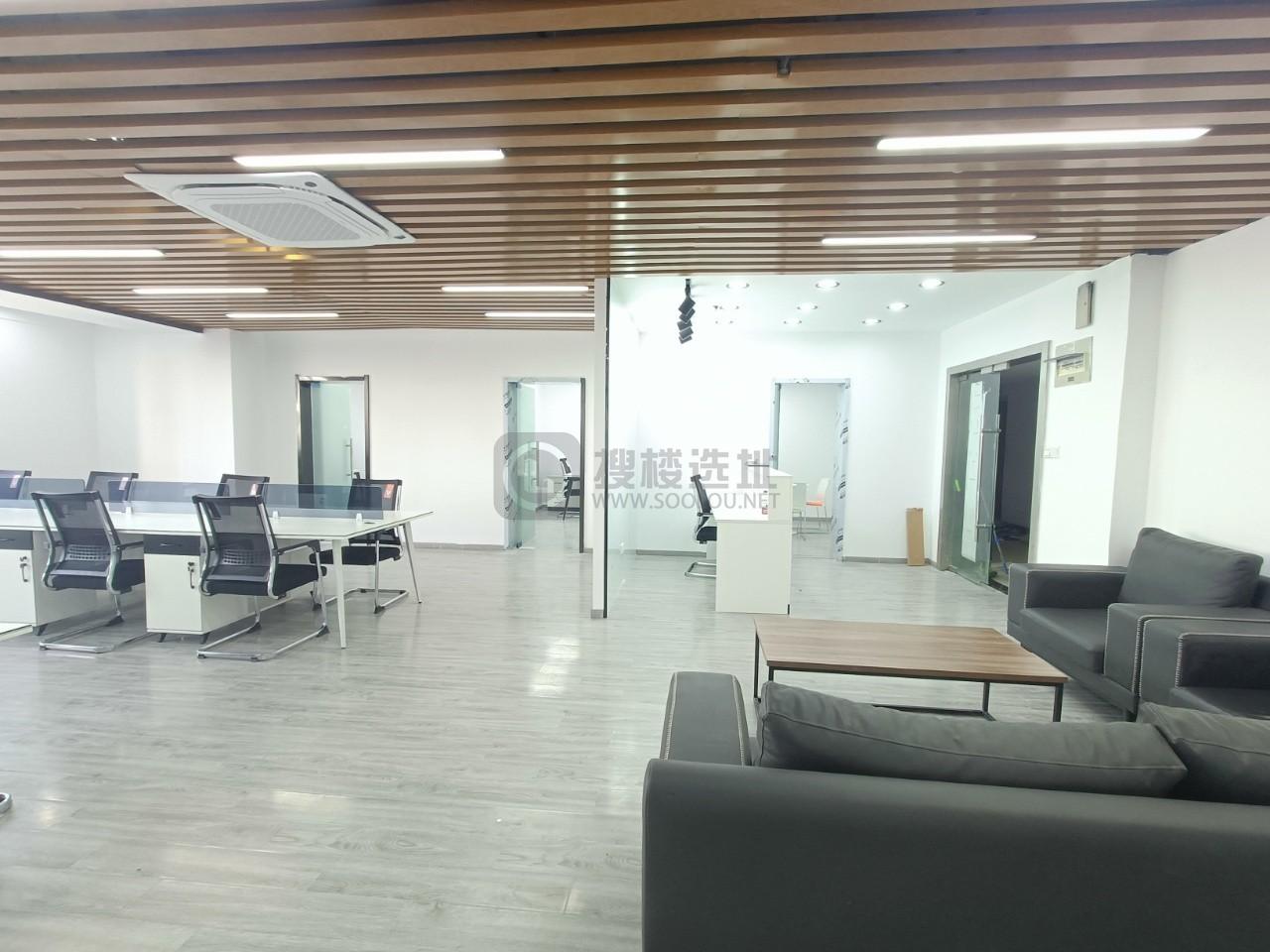 新世界中心面积254平