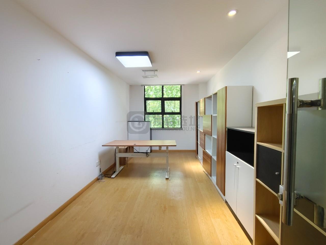 越界梦幻城面积485平