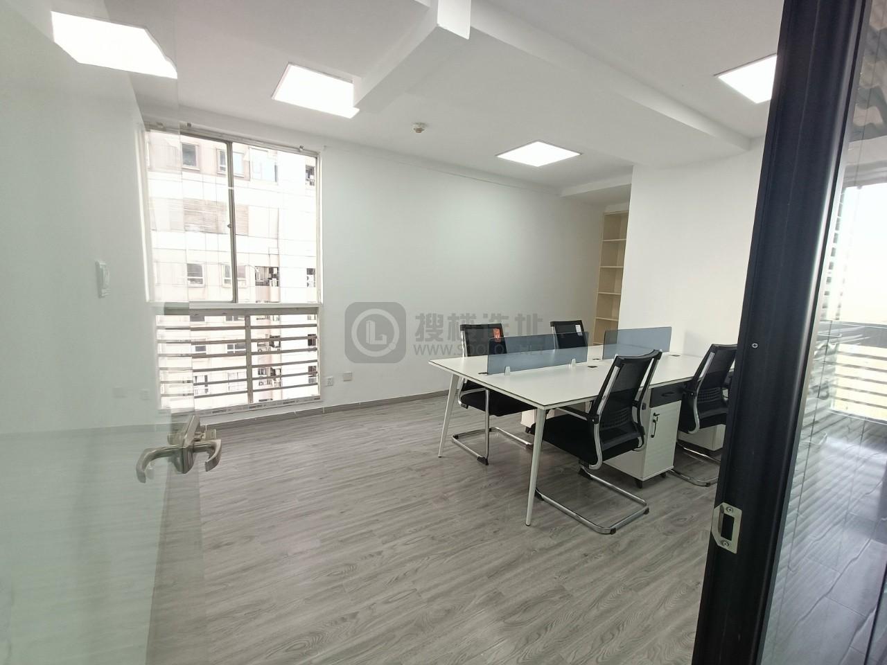 新世界中心面积254平