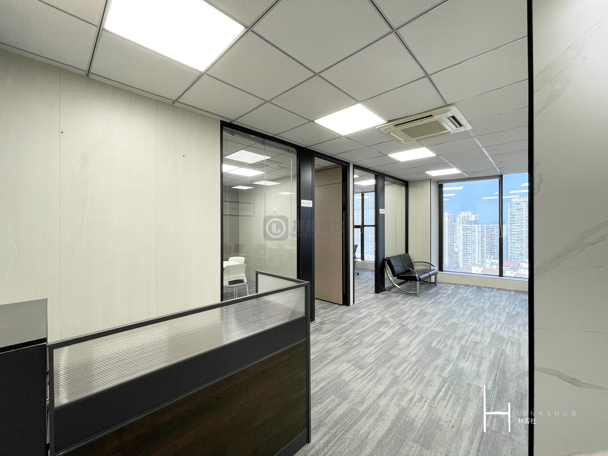 中南国际大厦面积128平