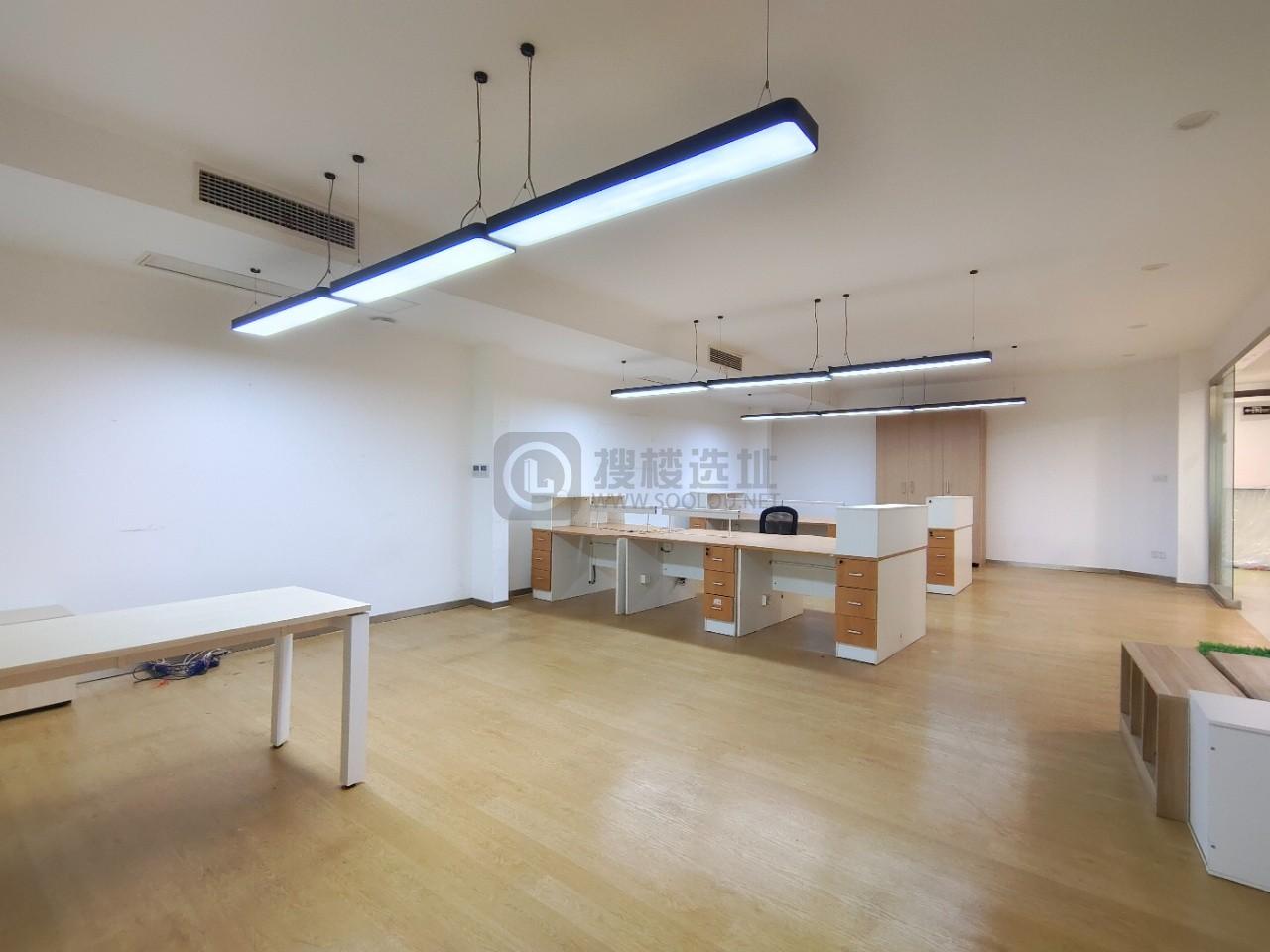 越界梦幻城面积485平