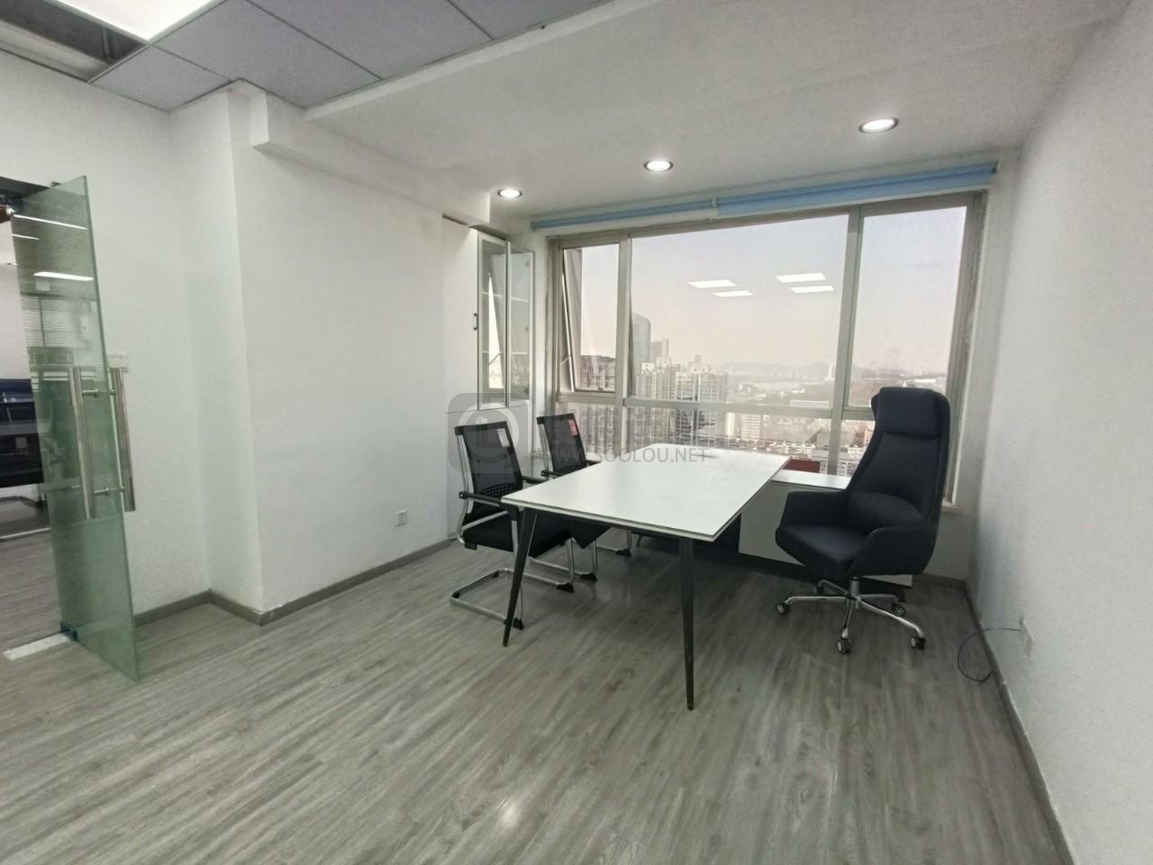 新世界中心面积254平