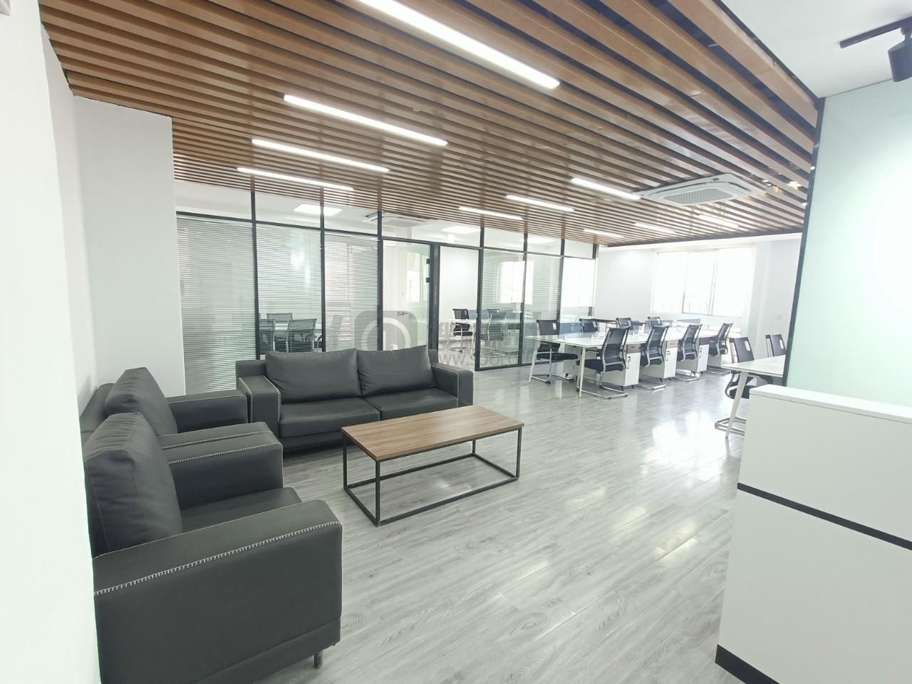 新世界中心面积254平