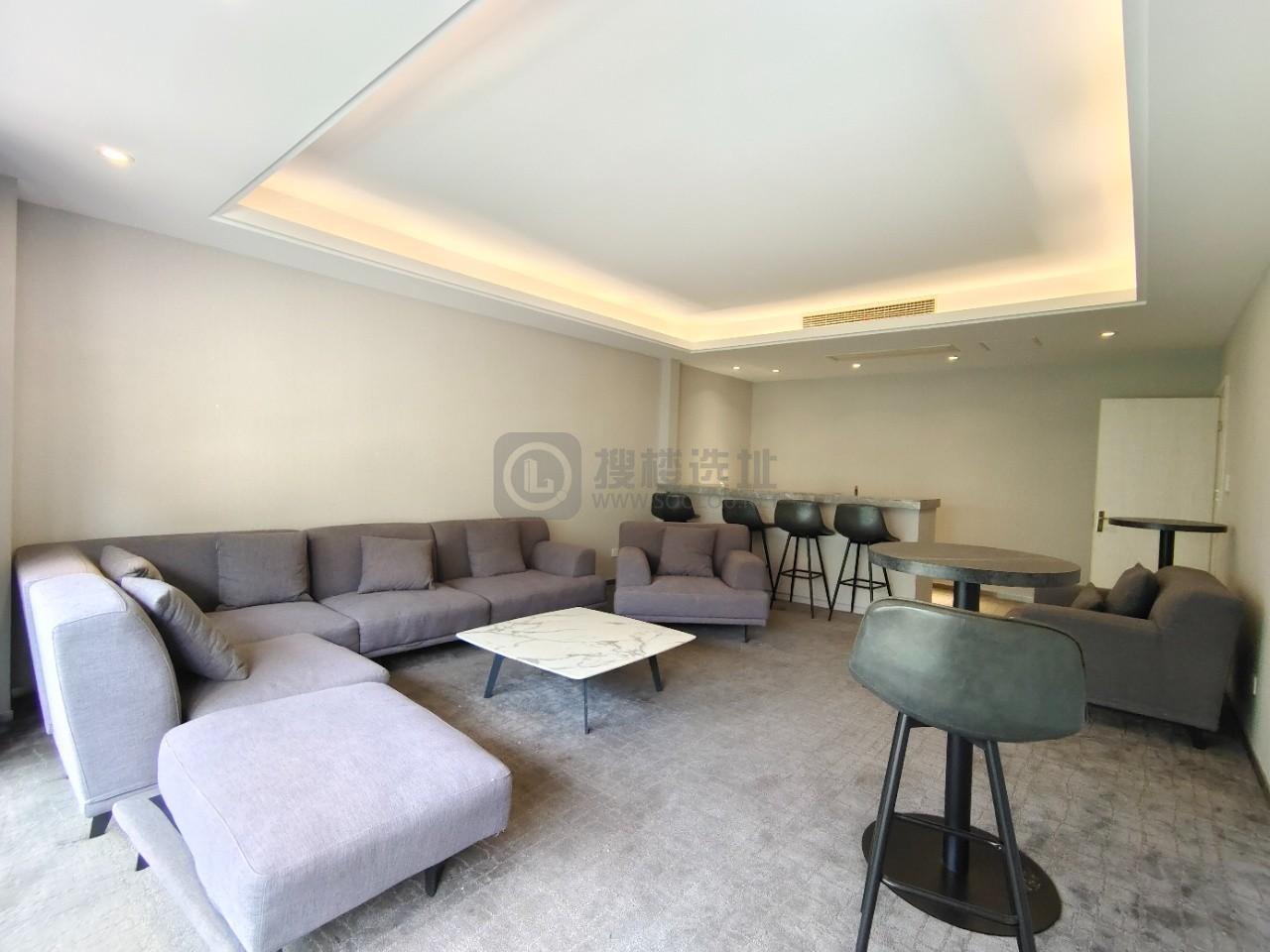 越界梦幻城面积485平