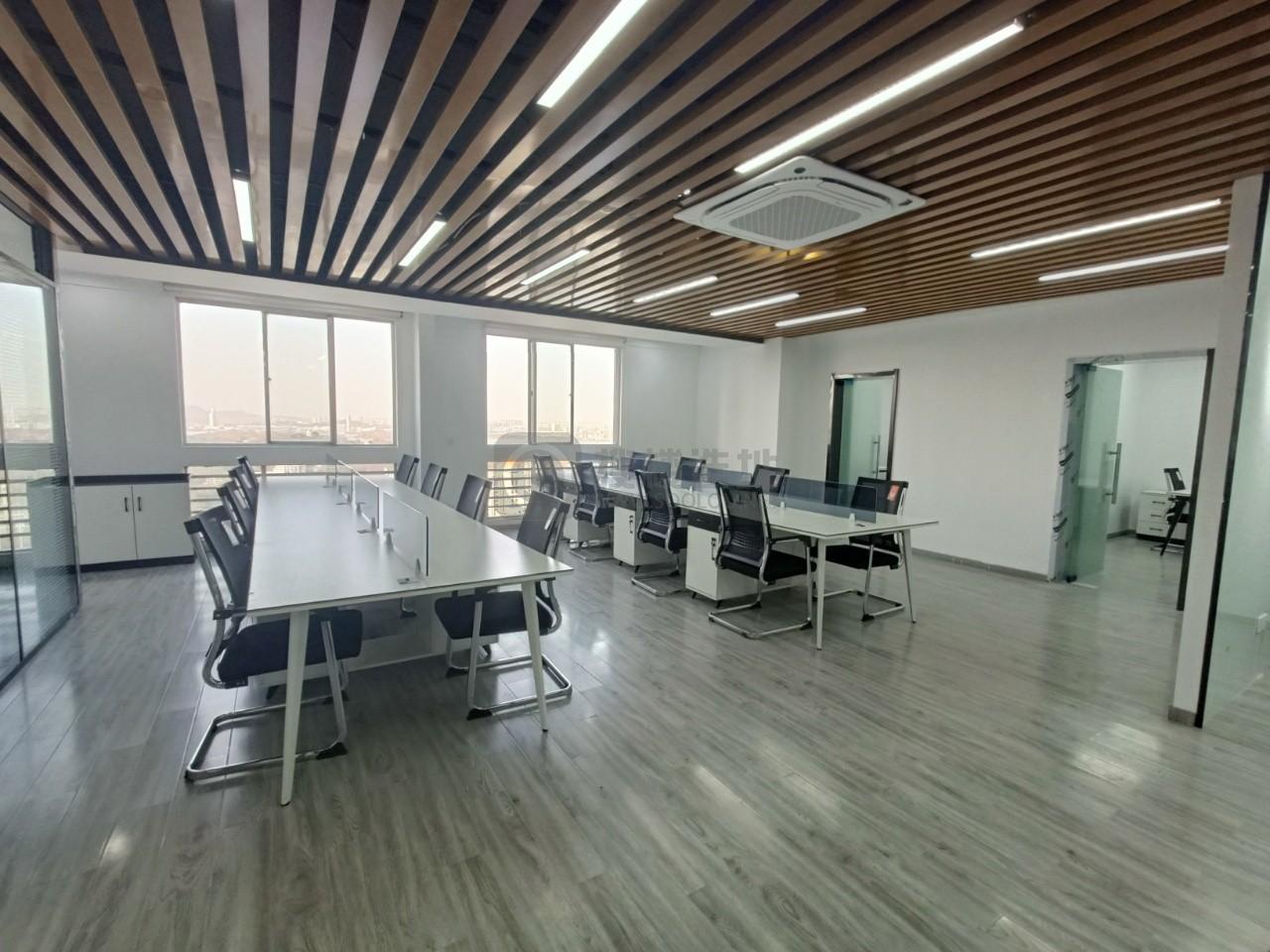 新世界中心面积254平