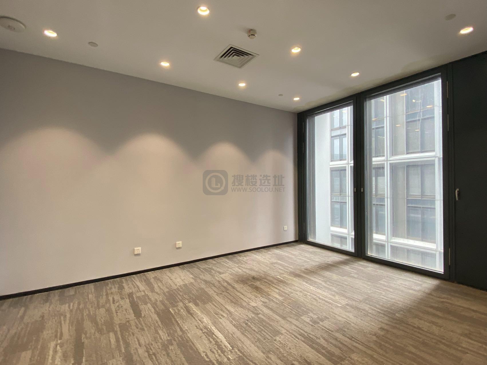 南京金融城面积399平