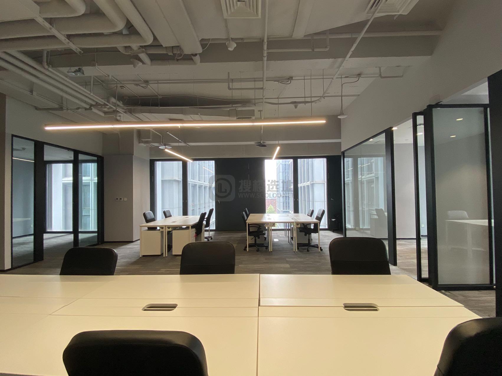 南京金融城面积399平