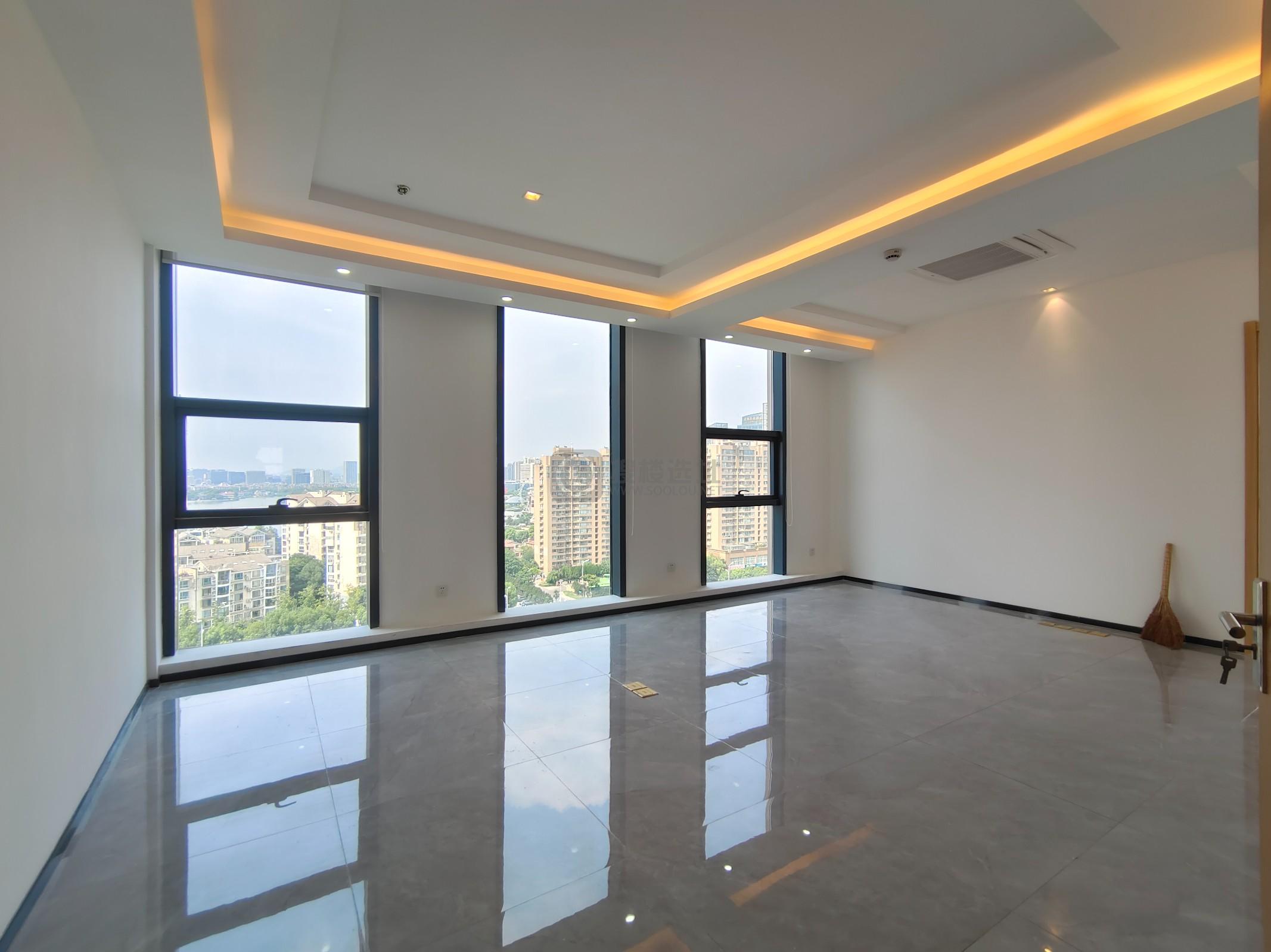  银城INC面积880平