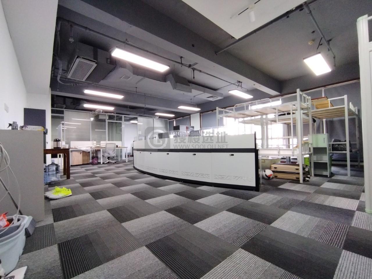 紫金西城中心面积180平