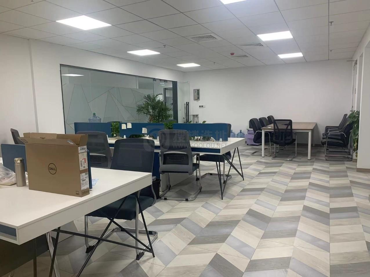 摩尔空间面积140平