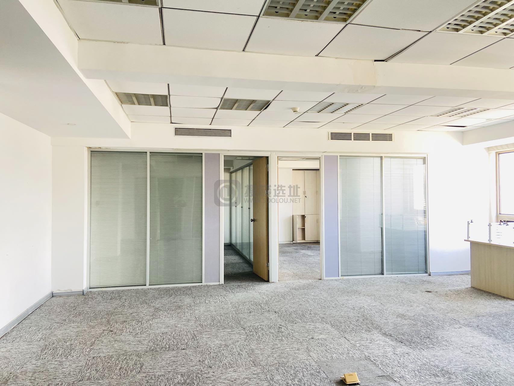 华美达怡华写字楼面积210平