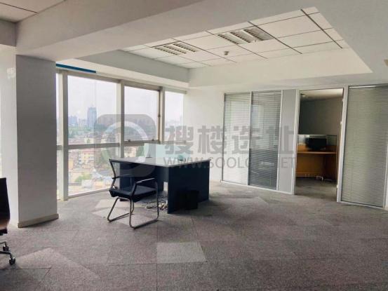 华美达怡华写字楼面积135平