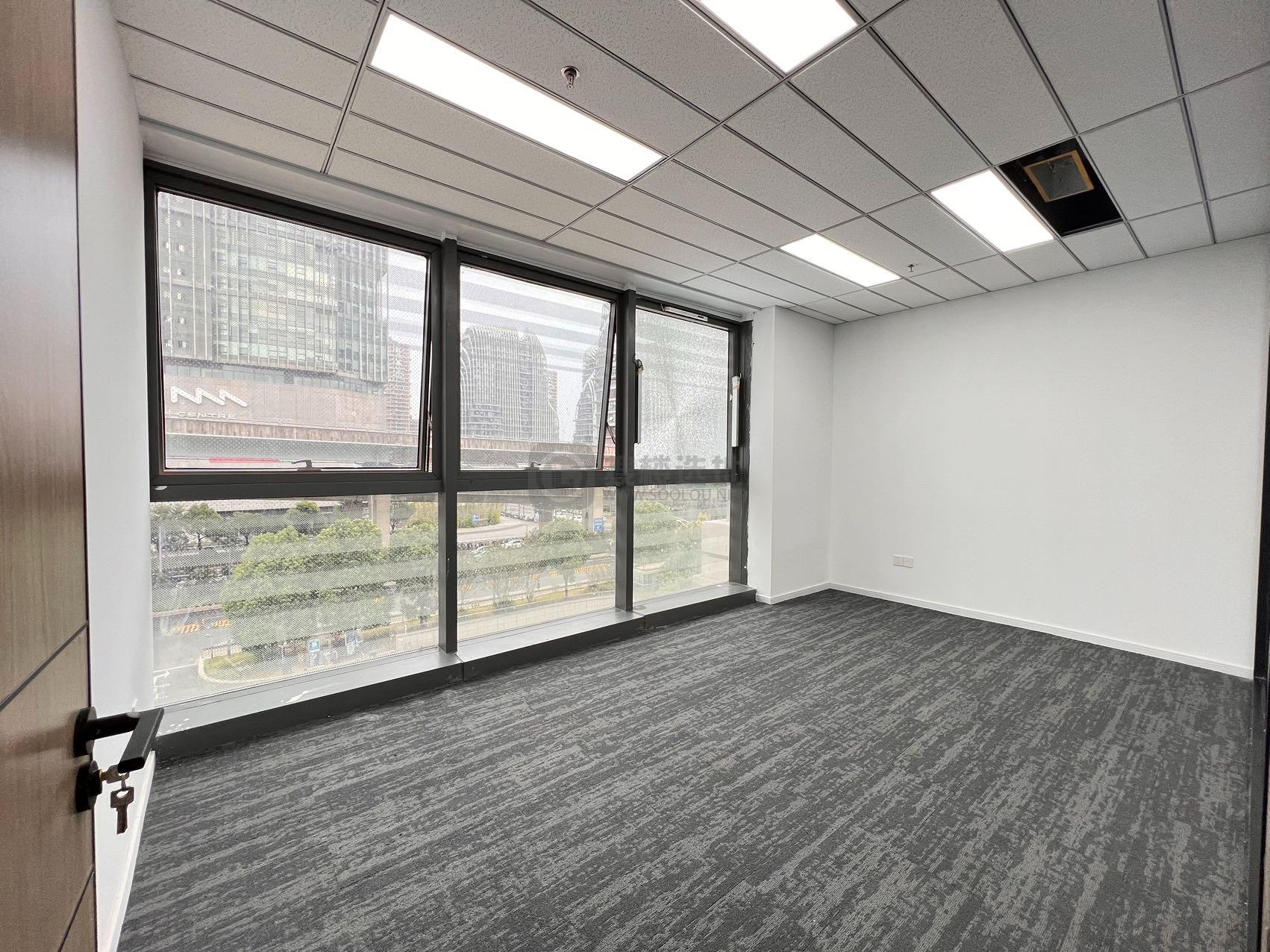 高铁网谷面积322平