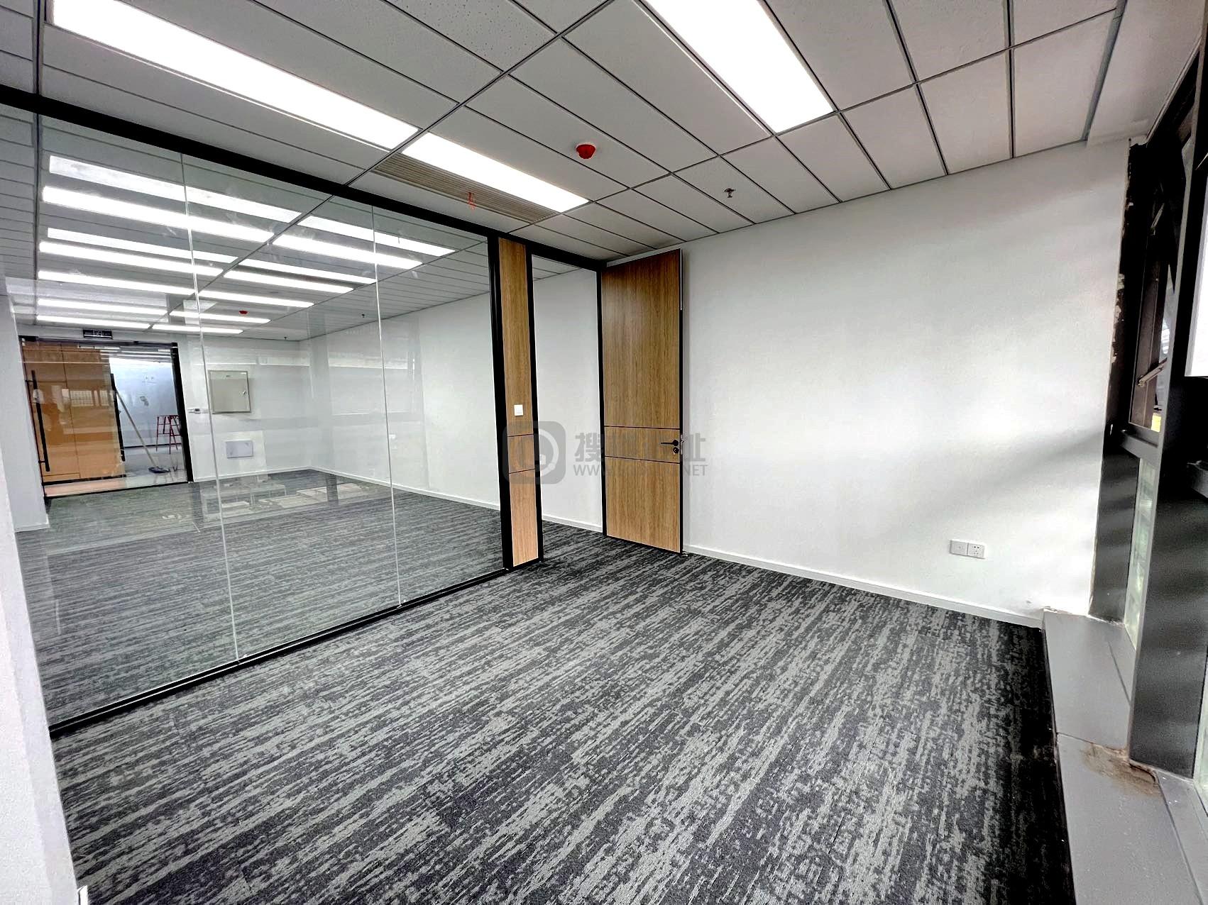 高铁网谷面积93平