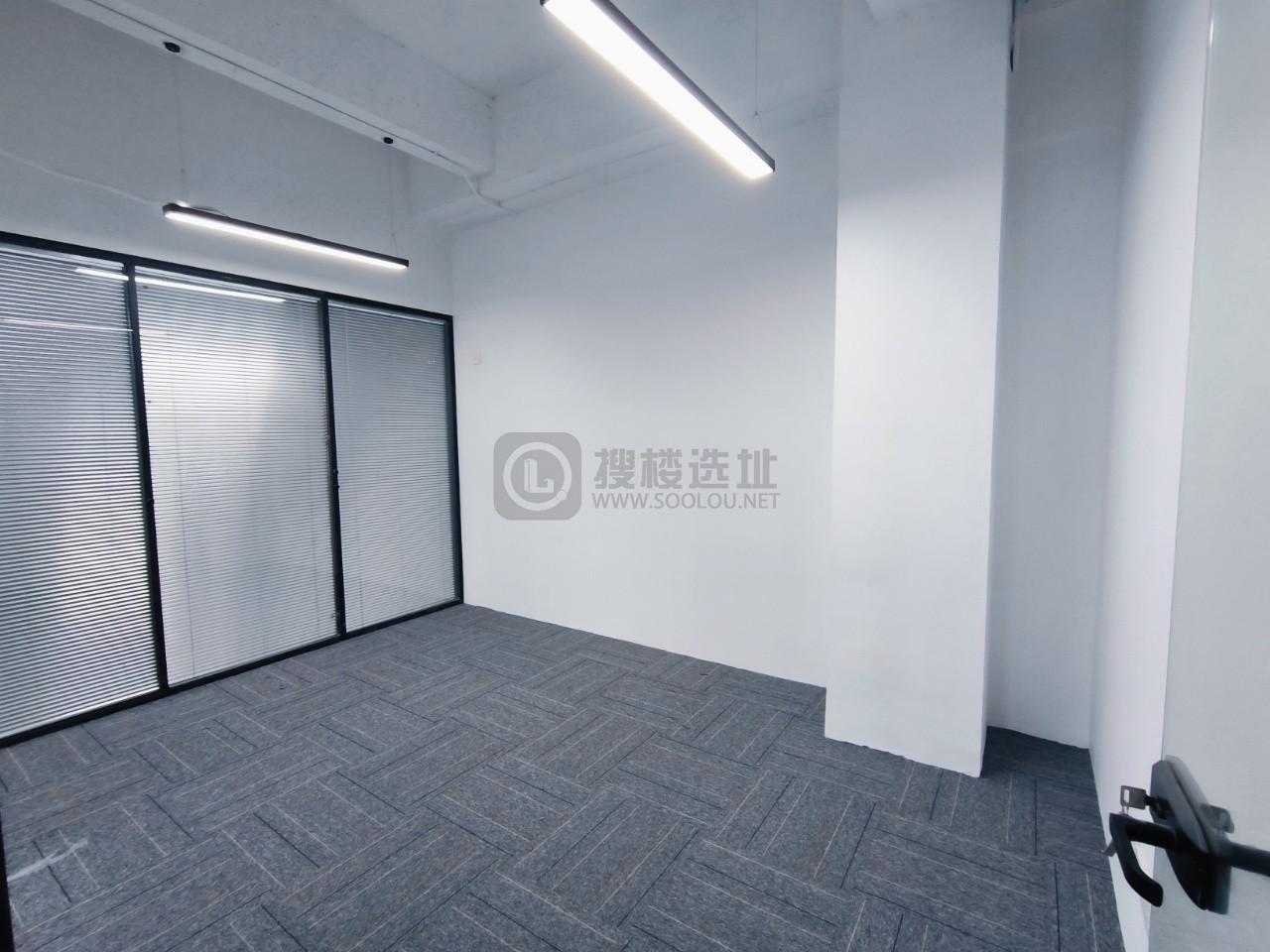 郁金香软件大厦面积176平