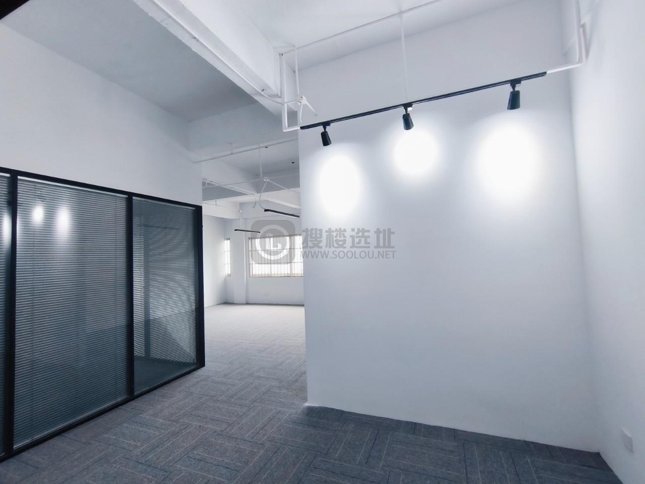 郁金香软件大厦面积176平