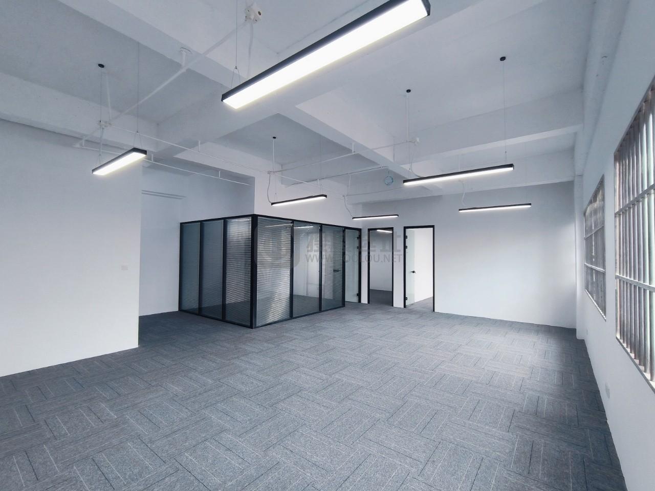 郁金香软件大厦面积176