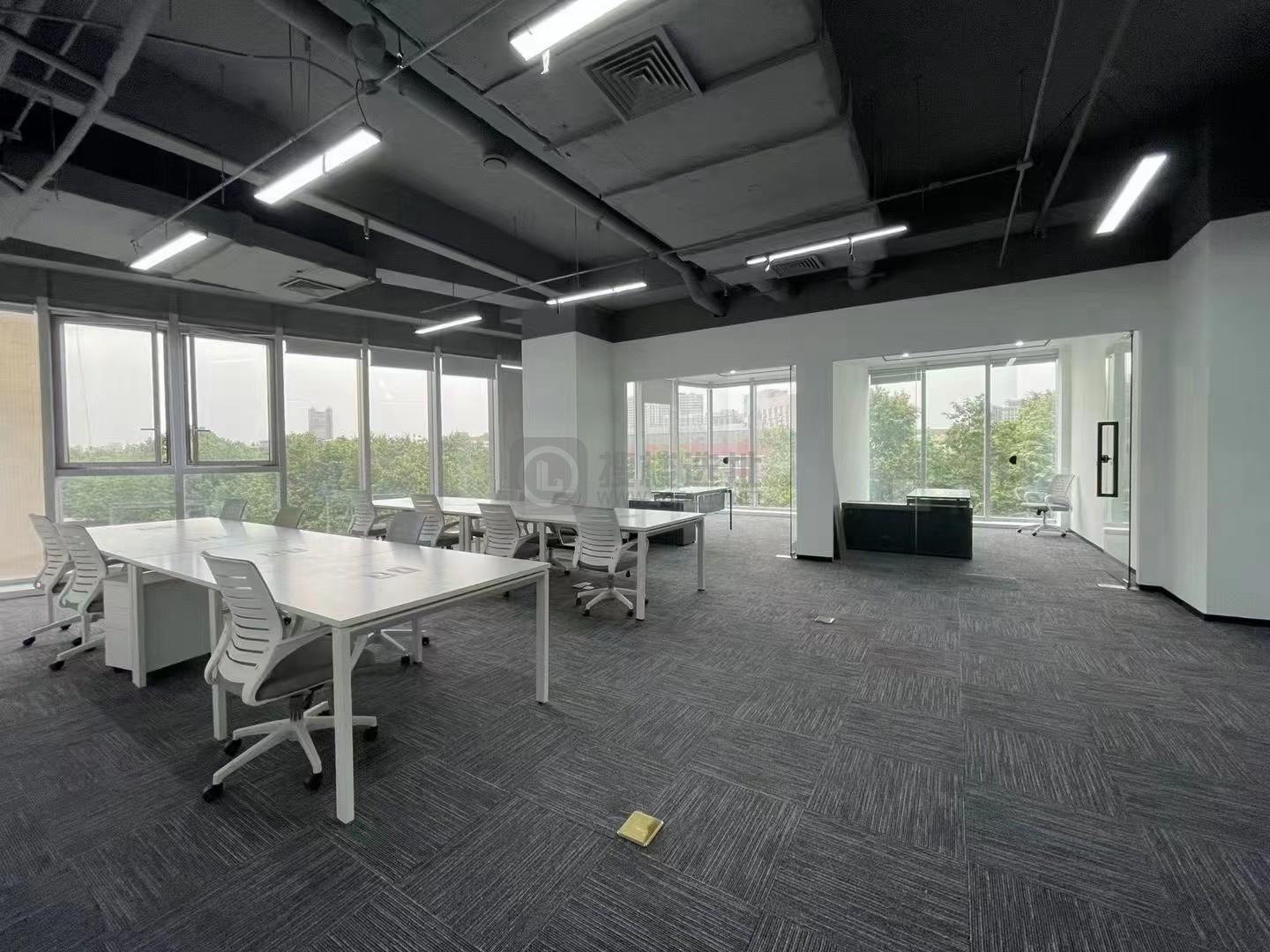 南京中心大厦面积343平