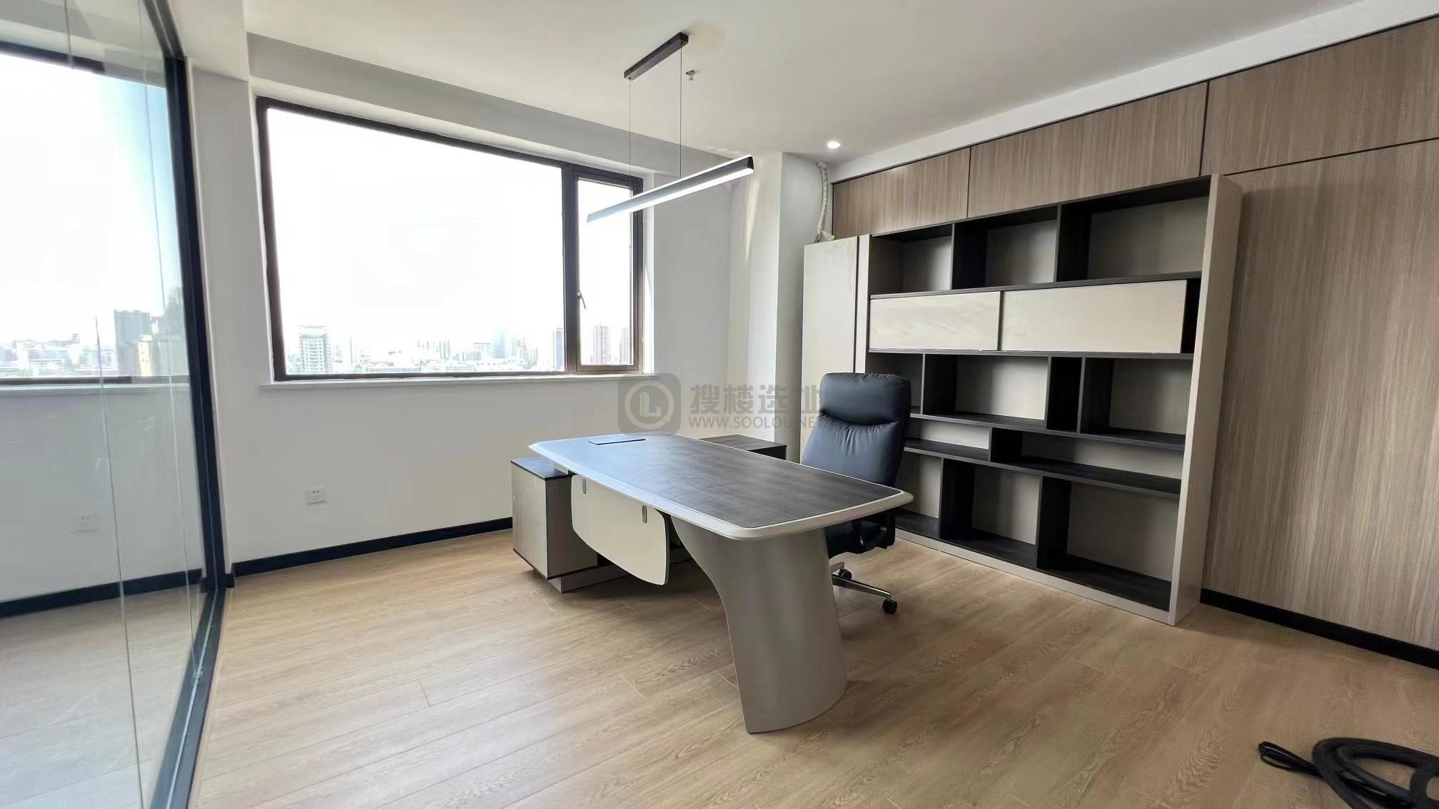 南京中心大厦面积88平