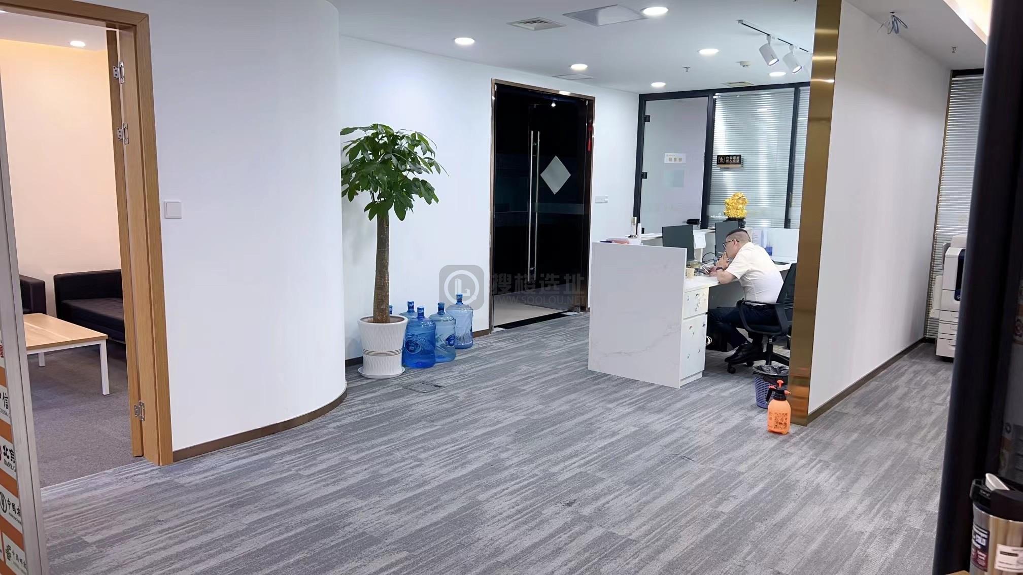 云峰大厦面积270平