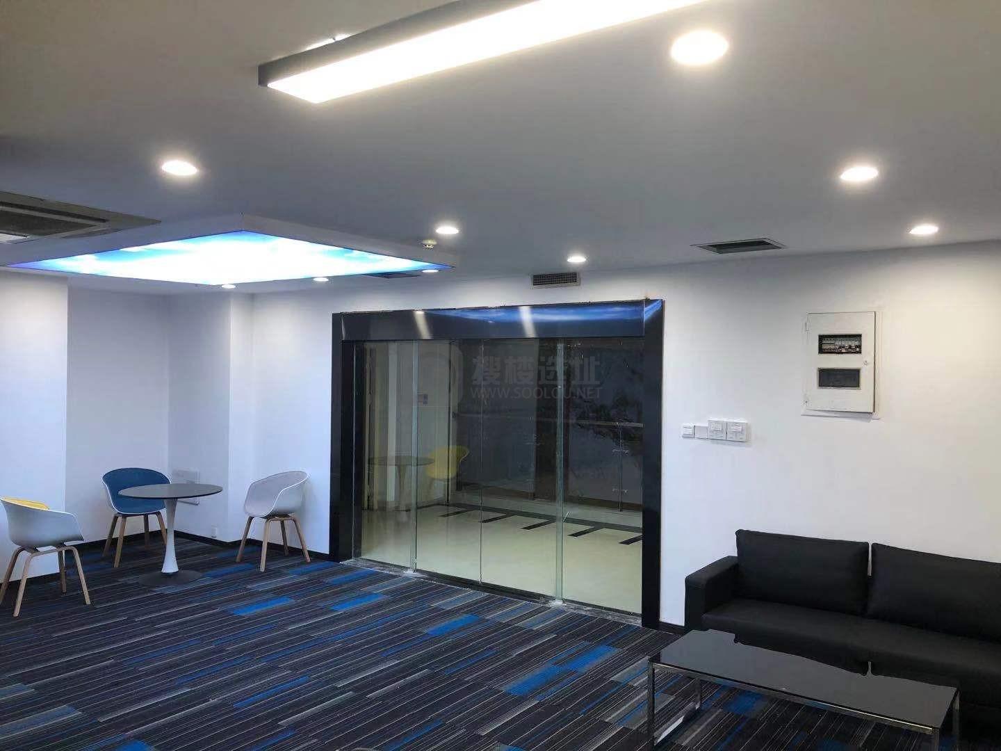 龙吟广场面积268平