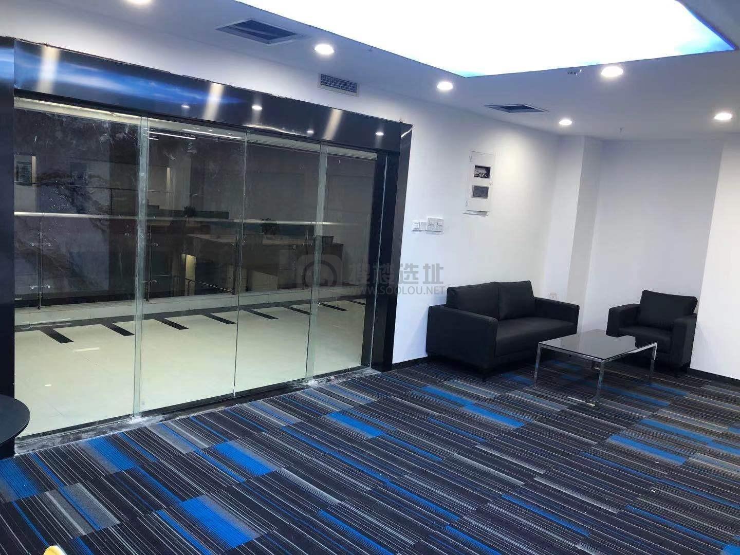 龙吟广场面积268平