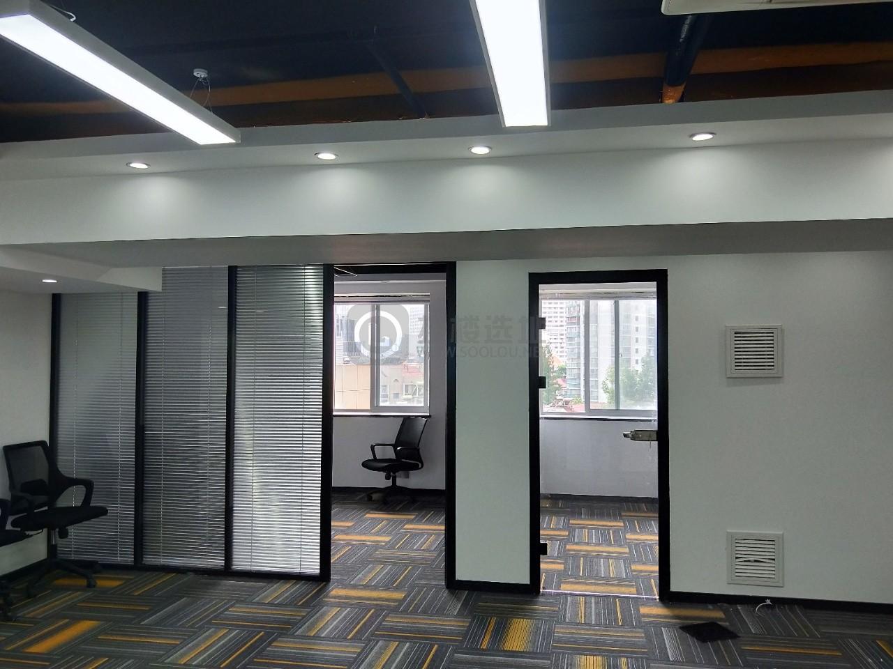 华荣大厦面积240平