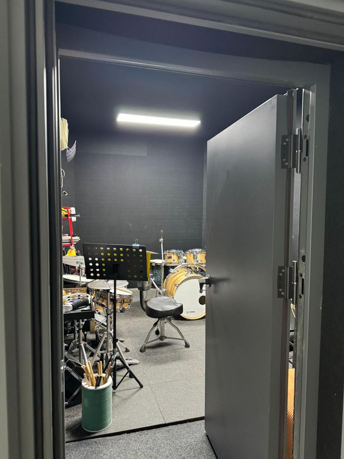 垠坤留创园面积80平