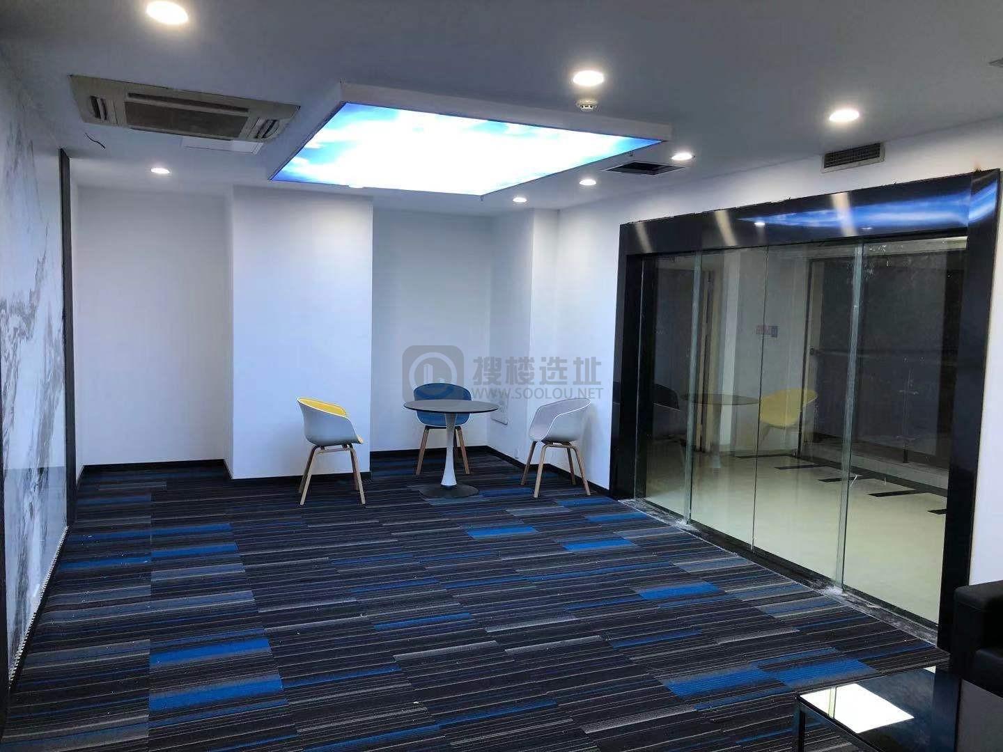 龙吟广场面积268平