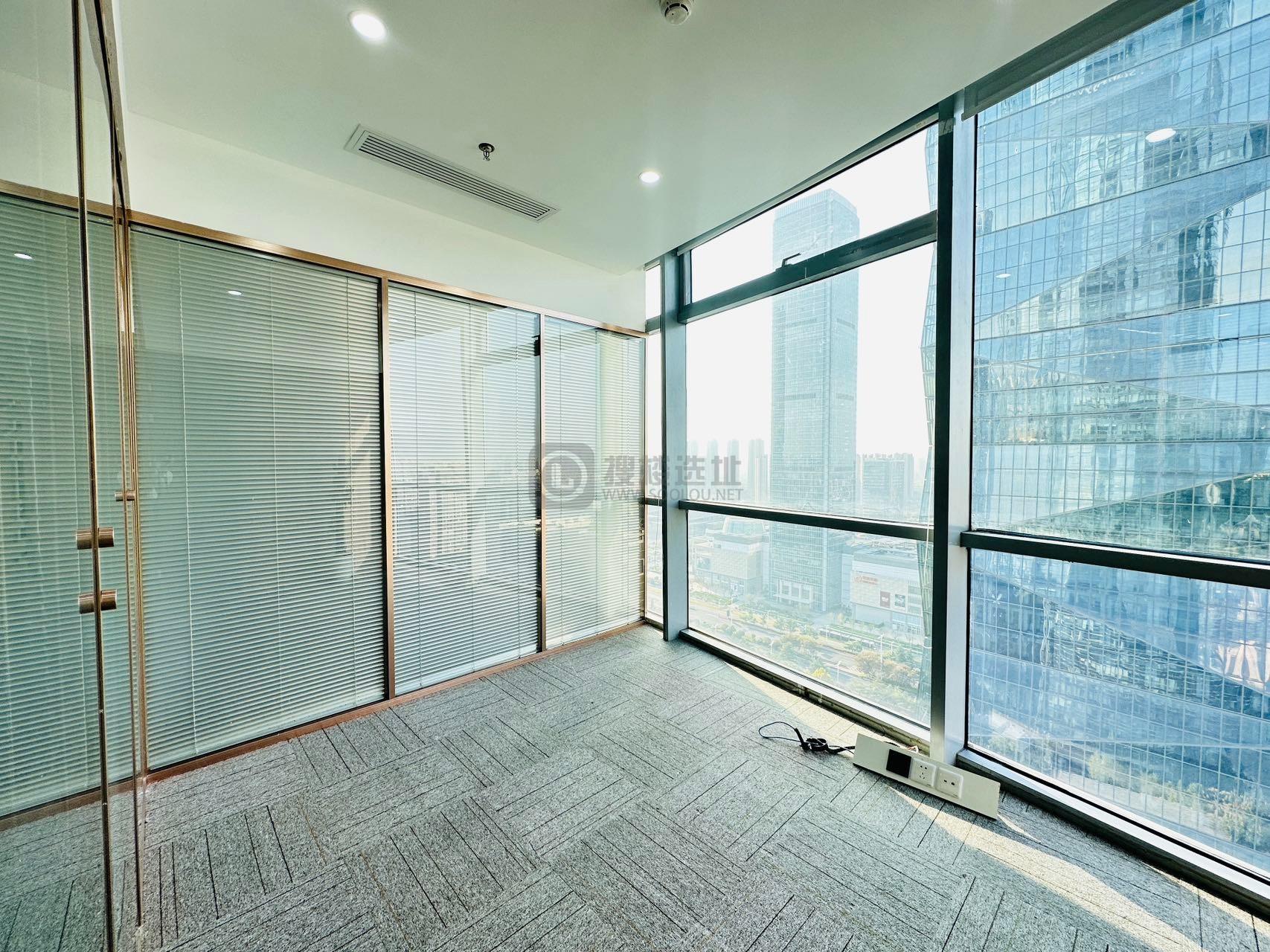 新地中心面积150平