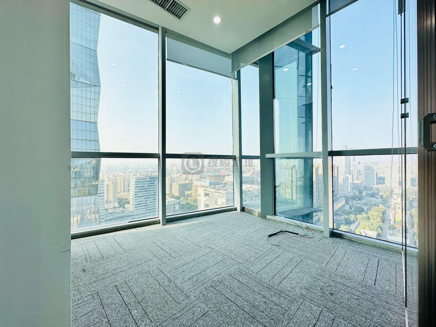 新地中心面积150平