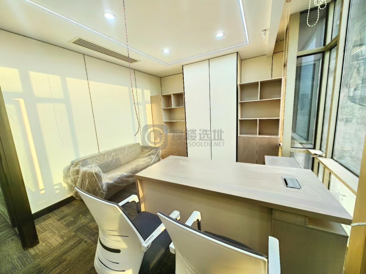 新世纪广场面积198平