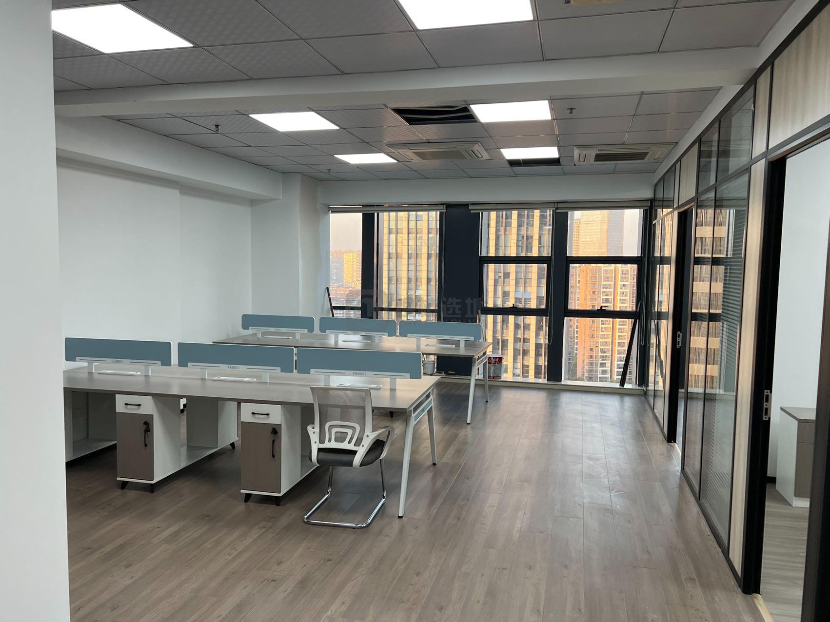 凤凰文化广场面积126平