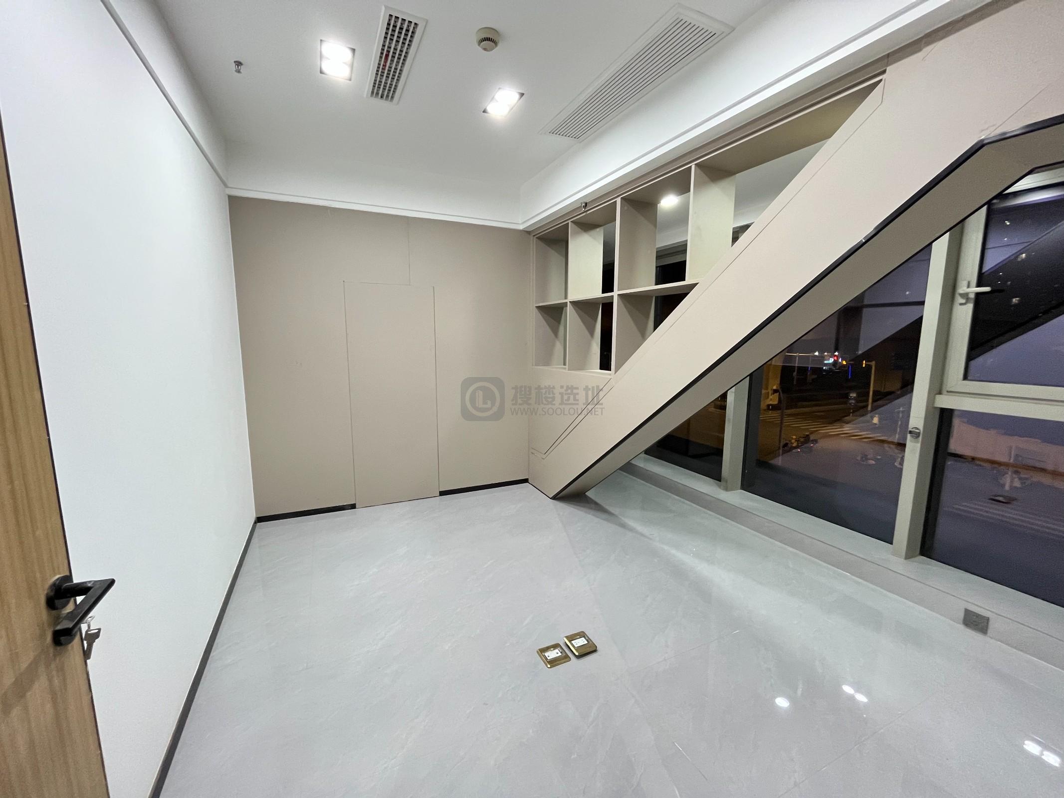 绿地之窗面积132平