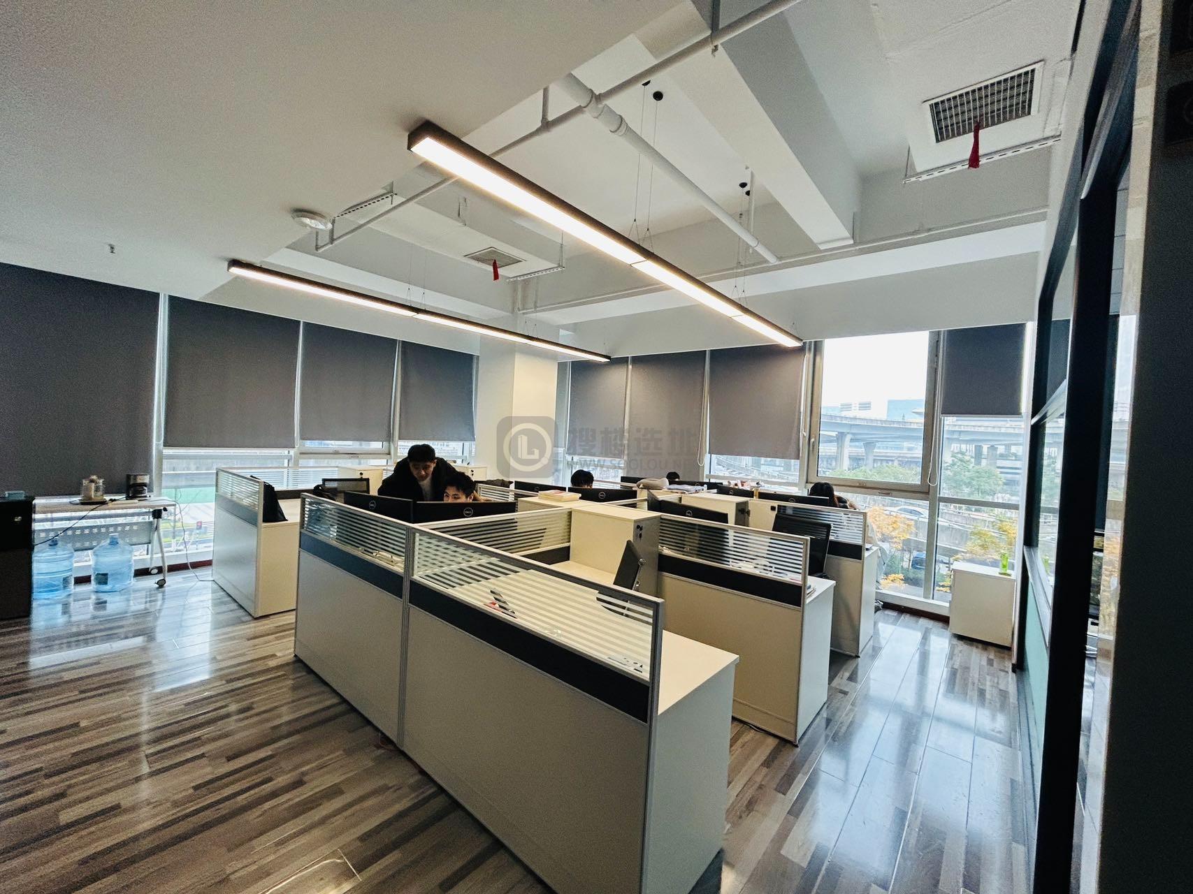 绿地之窗面积131平